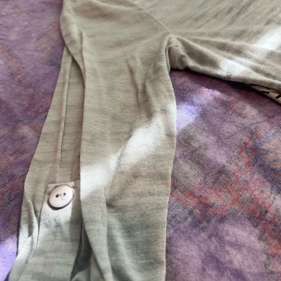 Size Medium - Picture 5 of 5